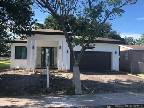 4921 SW 18th Street West Park FL 33023