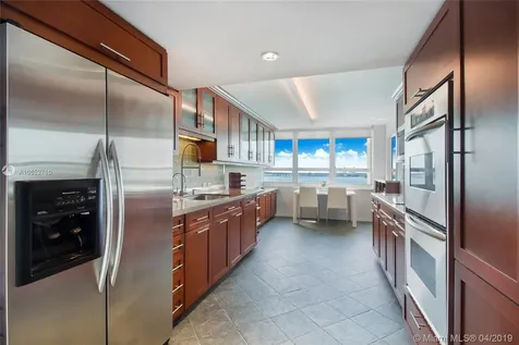 11 Island Avenue Miami Beach FL 33139