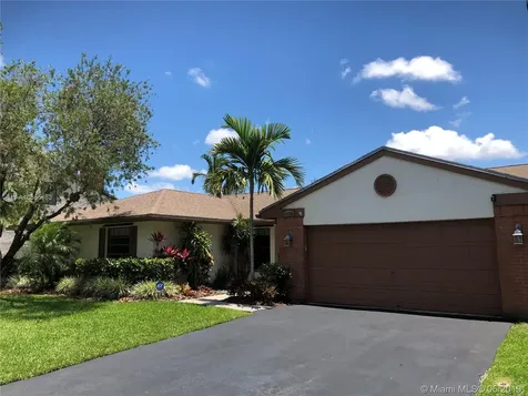 13760 Cedar Bluff Court Davie FL 33325