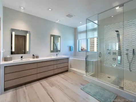17475 Collins Avenue Sunny Isles Beach FL 33160