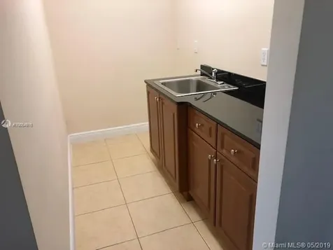 2295 NW 87th Avenue Doral FL 33172