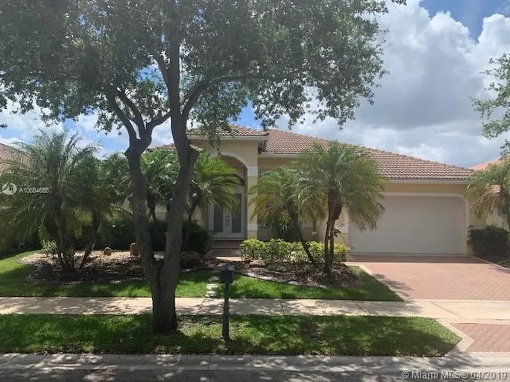 3059 Lakewood Drive Weston FL 33332
