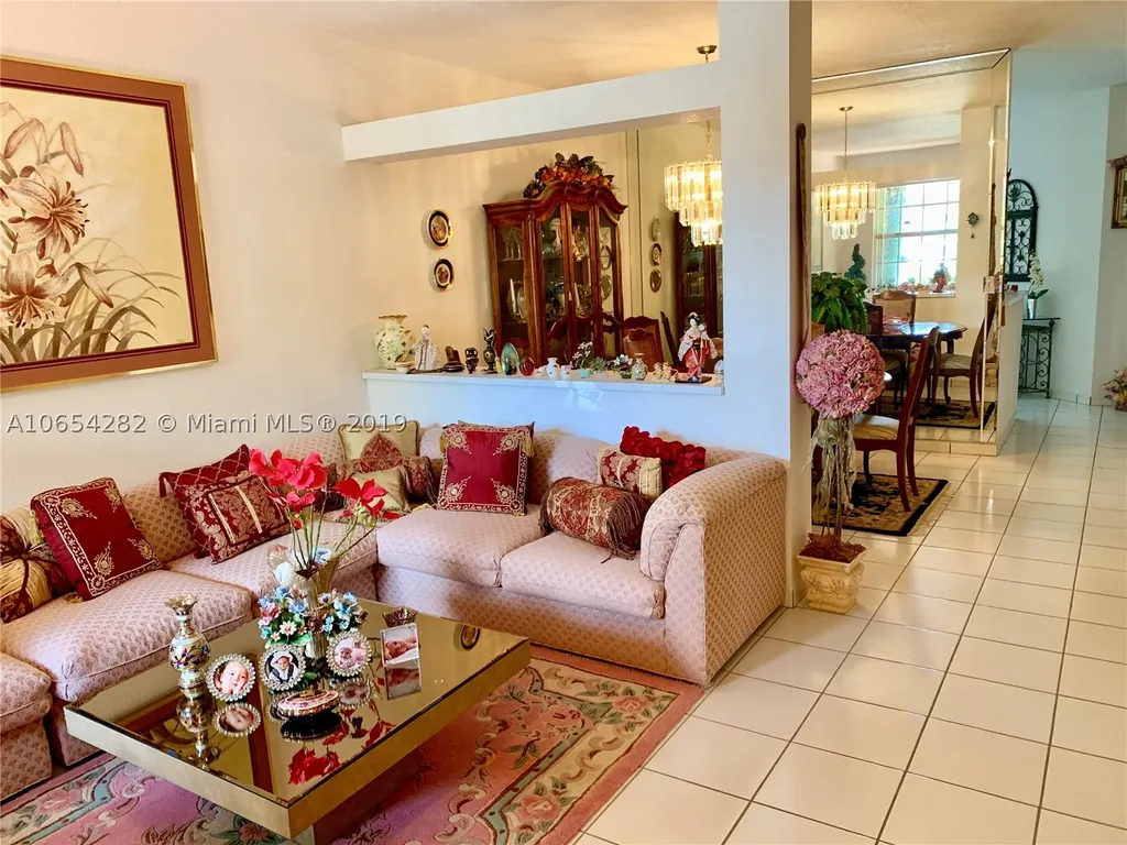 9121 NW 148th Terrace Miami Lakes FL 33018