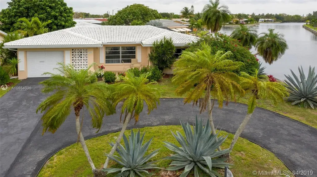 5812 NW 70th Avenue Tamarac FL 33321