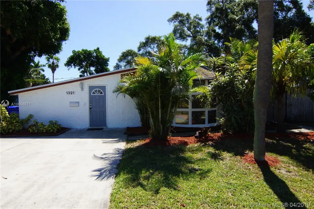 1321 N 66th Avenue Hollywood FL 33024