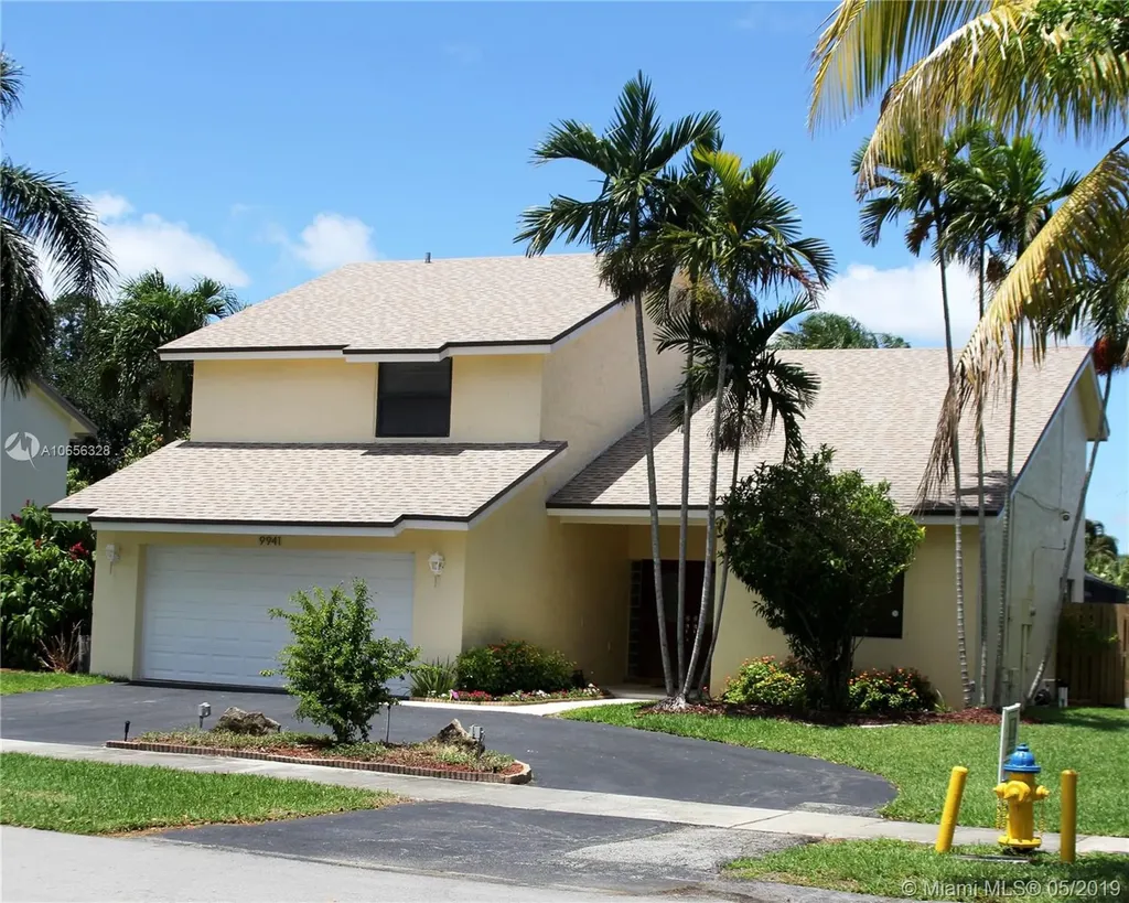 9941 SW 7th Street Pembroke Pines FL 33025