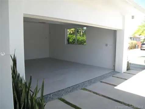 2052 NE 121st Road North Miami FL 33181