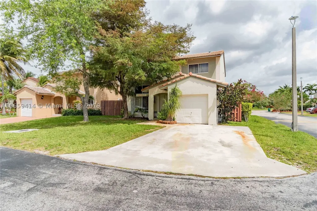 15613 SW 102nd Lane Miami FL 33196