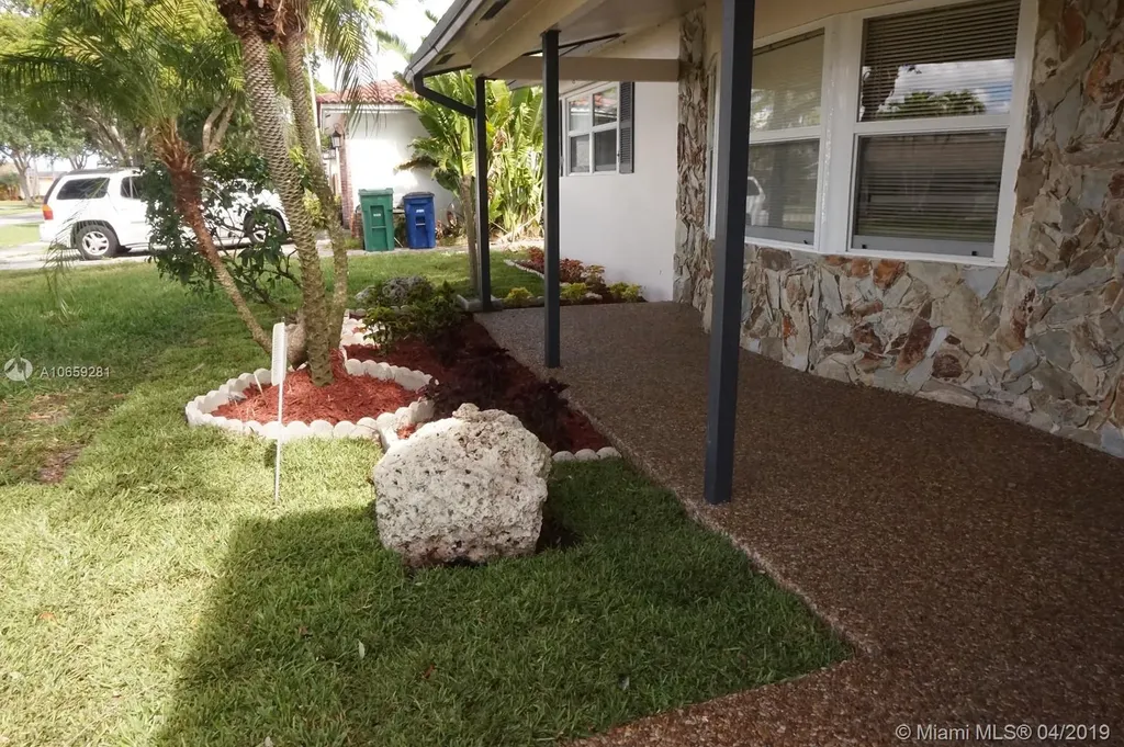 8942 SW 49th Street Cooper City FL 33328