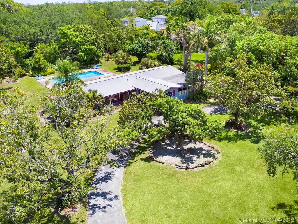 9675 SW 69th Avenue Pinecrest FL 33156