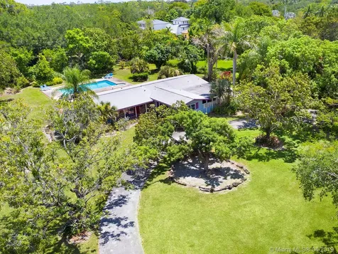 9675 SW 69th Avenue Pinecrest FL 33156
