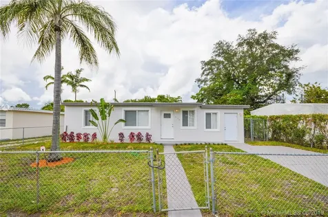 3710 SW 45th Terrace West Park FL 33023