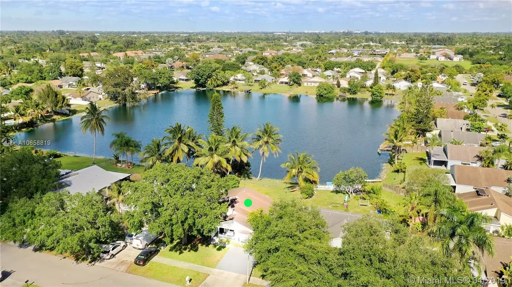 1700 SW 129th Way Davie FL 33325