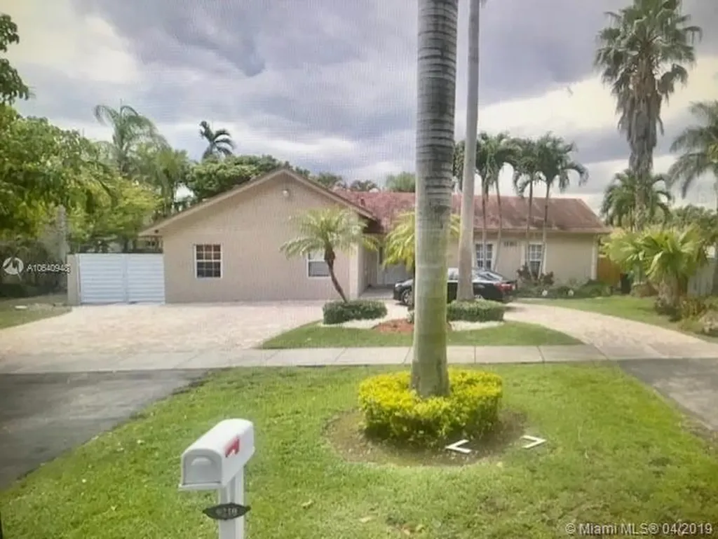 9210 W Calusa Club Drive Miami FL 33186