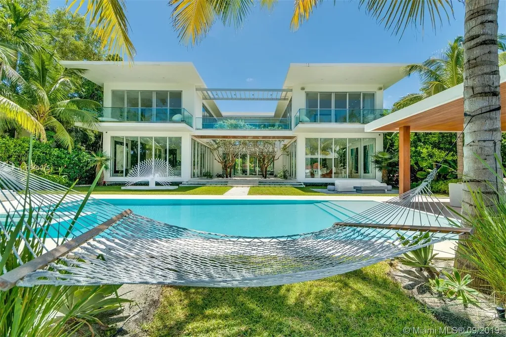 1435 W 27th Street Miami Beach FL 33140