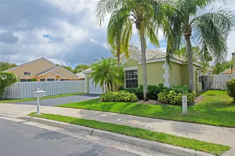 347 Bedford Avenue Weston FL 33326