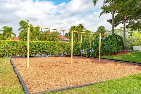 347 Bedford Avenue Weston FL 33326