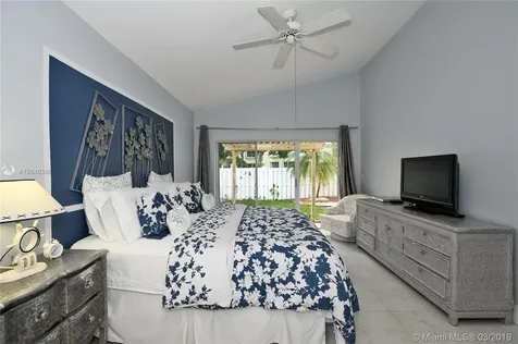 347 Bedford Avenue Weston FL 33326