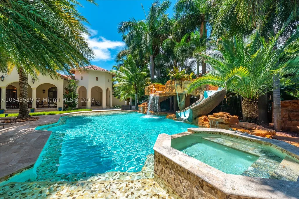 3400 Pine Tree Drive Miami Beach FL 33140