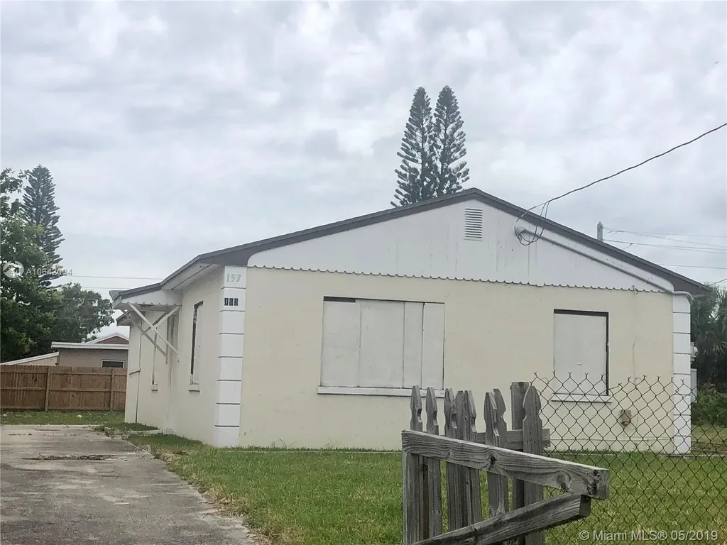 153 W 15th Street Riviera Beach FL 33404