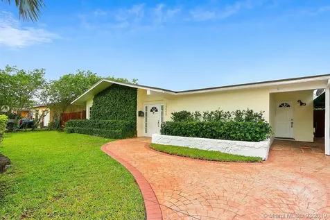 18640 SW 93rd Avenue Cutler Bay FL 33157