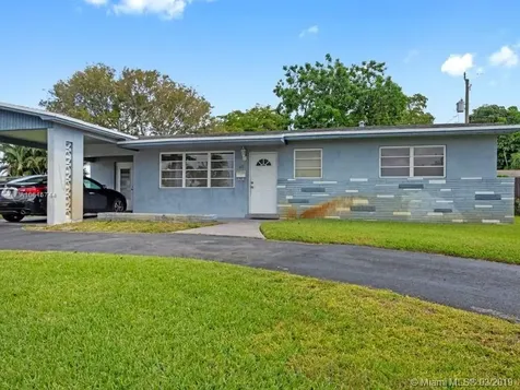 611 SW 68th Terrace Pembroke Pines FL 33023
