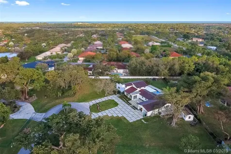 8400 SW 182nd Terrace Palmetto Bay FL 33157