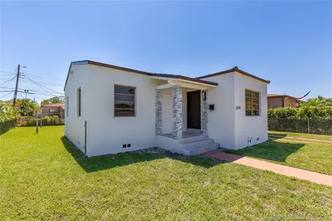 3724 NW 12th Street Miami FL 33126