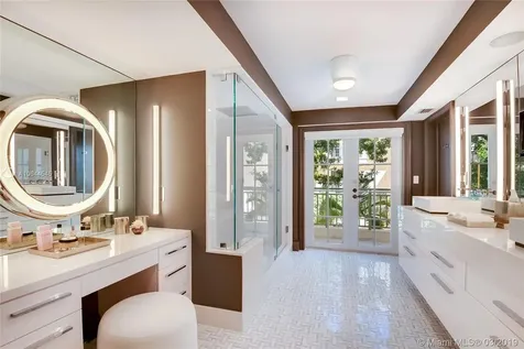 243 Meridian Avenue Miami Beach FL 33139