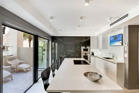243 Meridian Avenue Miami Beach FL 33139