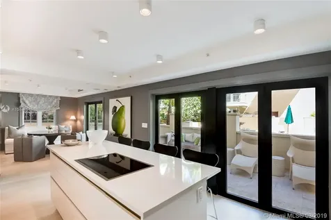 243 Meridian Avenue Miami Beach FL 33139