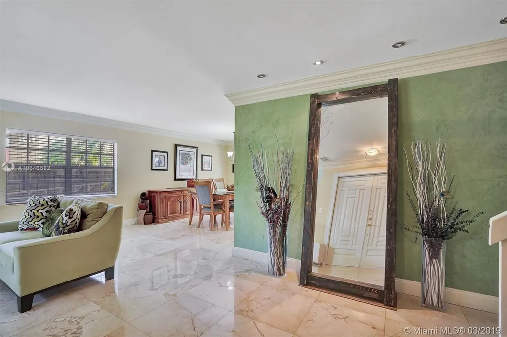 8355 NW 195th Terrace Hialeah FL 33015