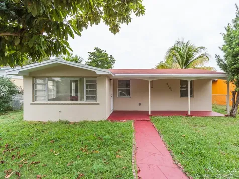 2527 Mckinley Street Hollywood FL 33020