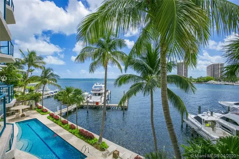 1660 W Glencoe Street Coconut Grove FL 33133