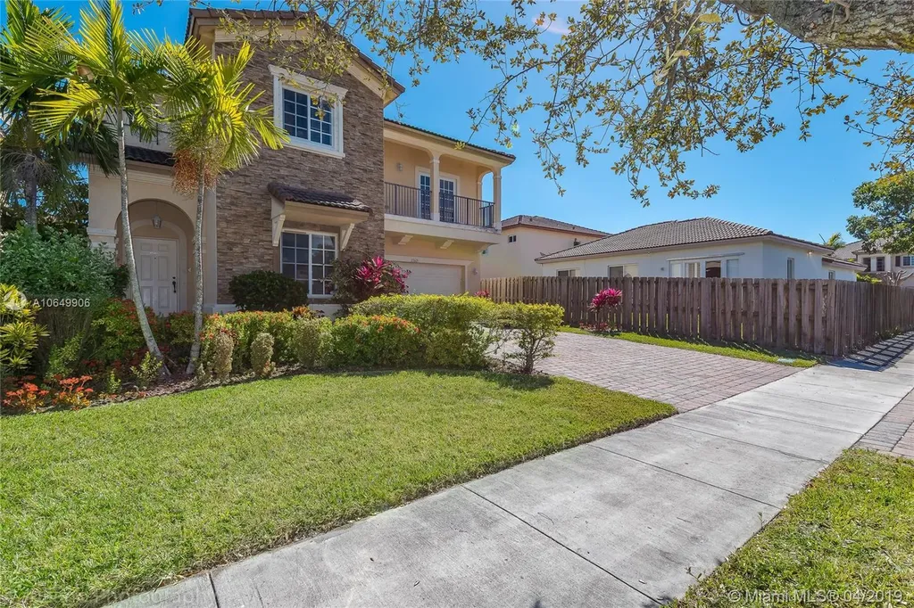 22605 SW 94th Place Cutler Bay FL 33190