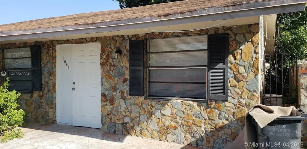 5738 Garfield Street Hollywood FL 33021