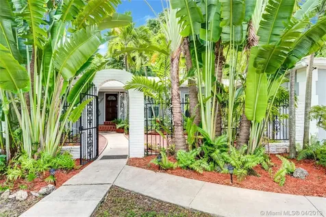 474 NE 50th Terrace Miami FL 33137