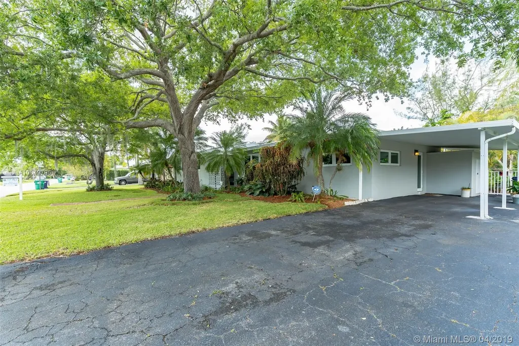 17020 SW 89th Court Palmetto Bay FL 33157