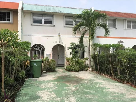 1865 W 72nd Street Hialeah FL 33014
