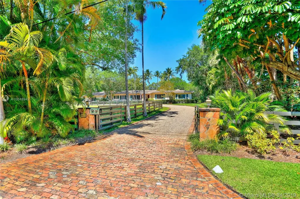 6075 SW 92nd Street Pinecrest FL 33156