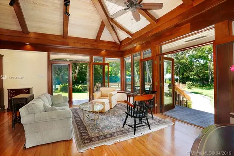 6075 SW 92nd Street Pinecrest FL 33156