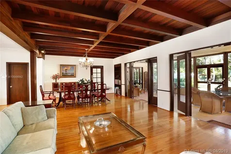 6075 SW 92nd Street Pinecrest FL 33156
