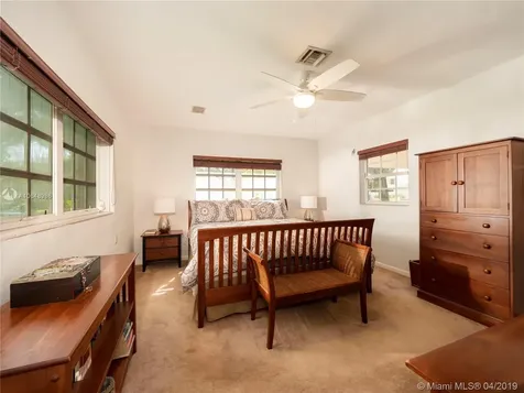 7550 SW 54th Avenue Miami FL 33143
