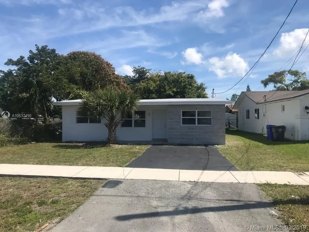 2231 SW 48th Avenue West Park FL 33023