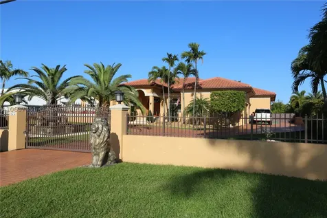 175 SW 132nd Avenue Miami FL 33184