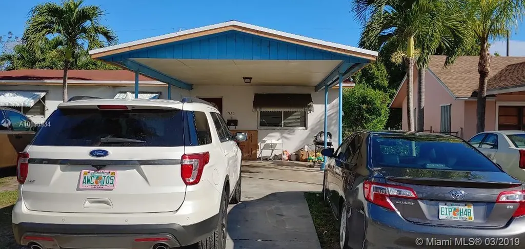 925 NW 8th Street Homestead FL 33030