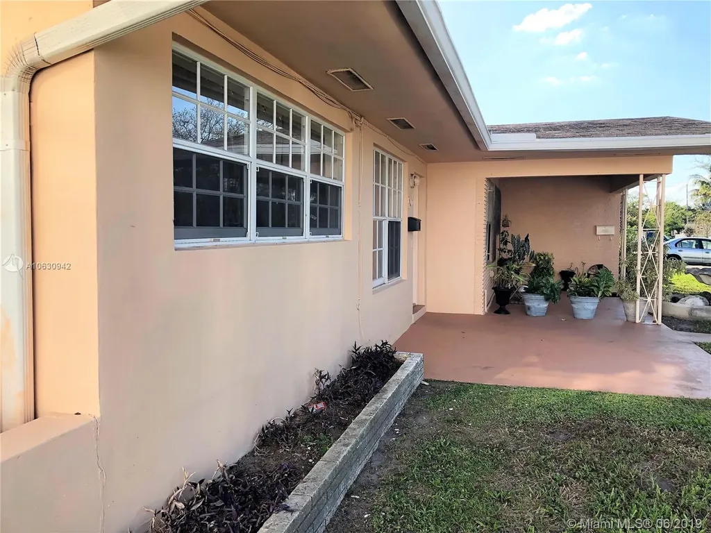 560 NE 138th Street North Miami FL 33161