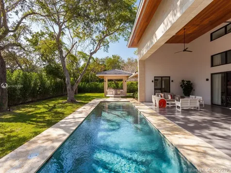 4940 SW 75th Lane Miami FL 33143
