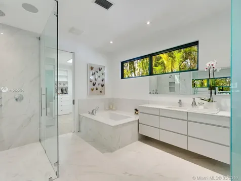 4940 SW 75th Lane Miami FL 33143