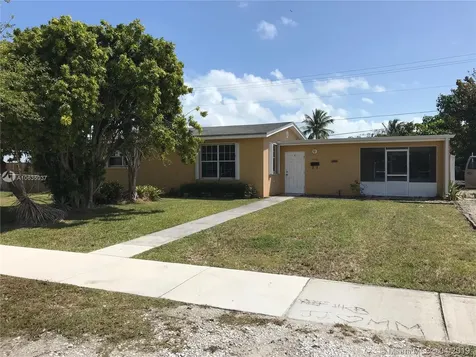 9770 Jamaica Drive Cutler Bay FL 33189